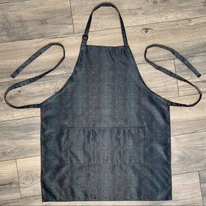 Water and Bleach Resistant Snakeskin Pattern Bib Apron with 3 Pockets NEW!!